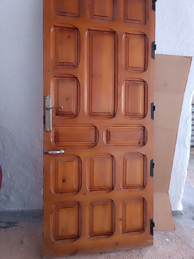 Puerta de madera maciza 198x85