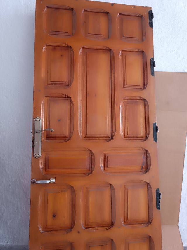 Puerta de madera maciza 198x85