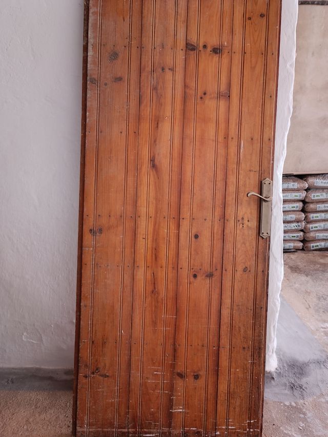 Puerta de madera maciza 198x85