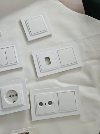 Enchufes + Interruptores varios