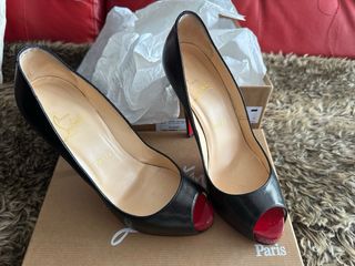 Laboutin plataforma peep toe