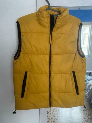 Chaleco acolchado mostaza Talla M