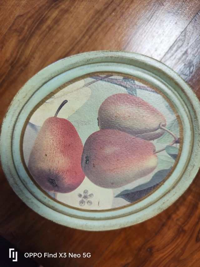 Scatola in ceramica decorata