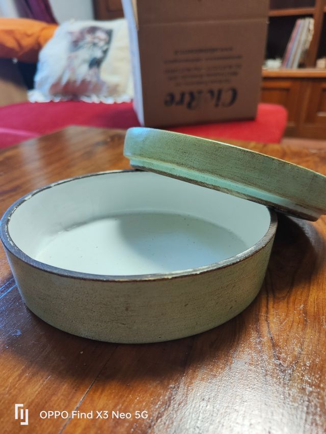 Scatola in ceramica decorata