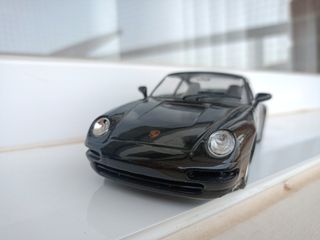 Porsche Carrera 911 1/24
