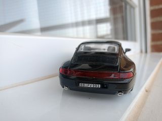 Porsche Carrera 911 1/24