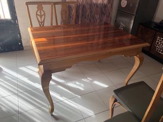 Mesa y sillas comedor antiguo