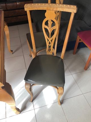 Mesa y sillas comedor antiguo