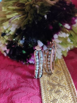 Pendientes de segoviana antiguos de oro
