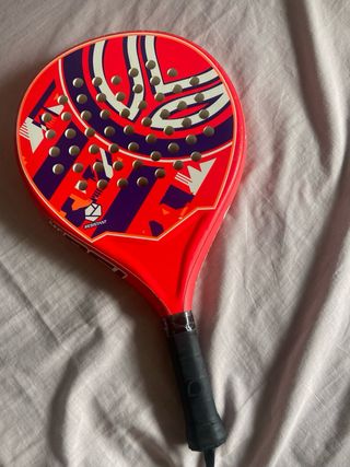 Pala de padel artengo "està rota"