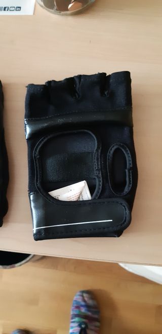 Guantes de boxing, artes marciales.