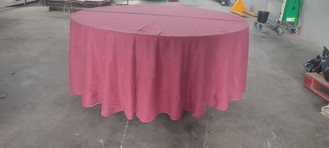 Lotto 90 tovaglie rettangolari bordeaux, quadrate, rotonde