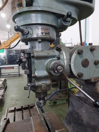 Fresadora kondia FV 1 con mortajadora