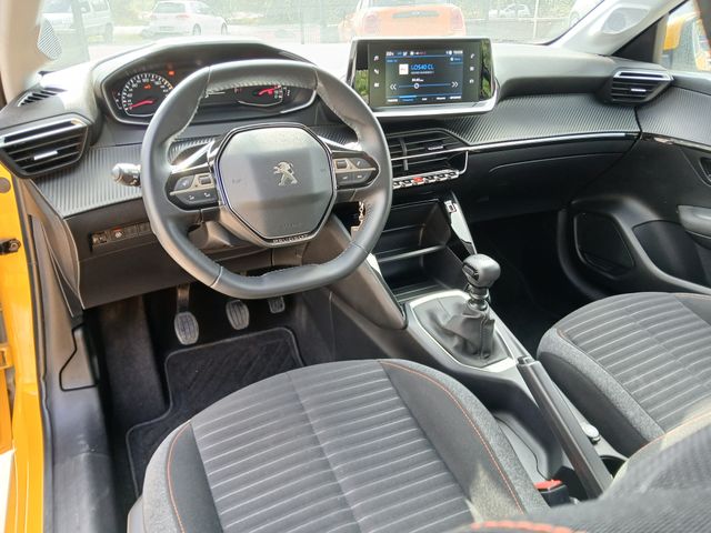 Peugeot 208 2021