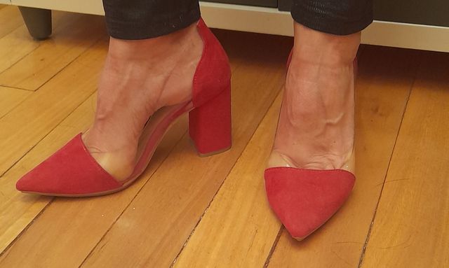 Zapato de ante rojo . Número 37 de Vexed