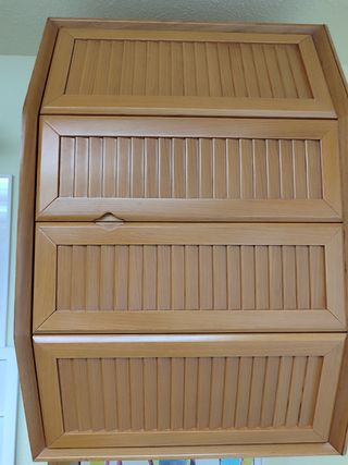 Mueble bar de madera roble