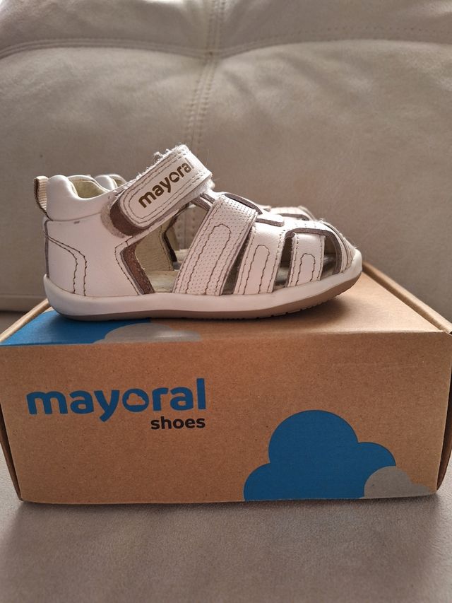 Sandalia cangrejera piel 100% MAYORAL