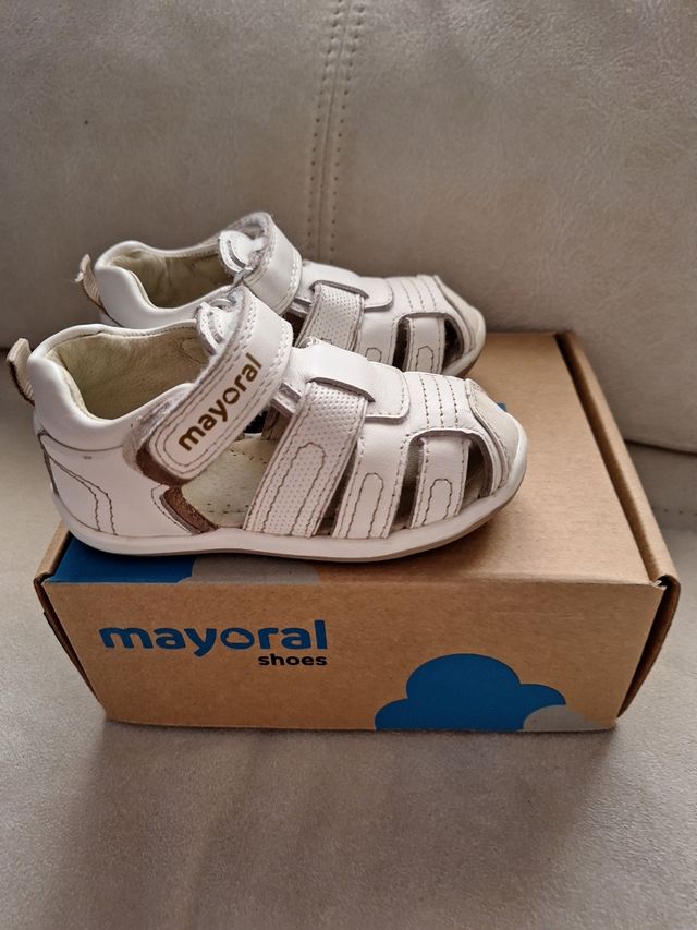 Sandalia cangrejera piel 100% MAYORAL