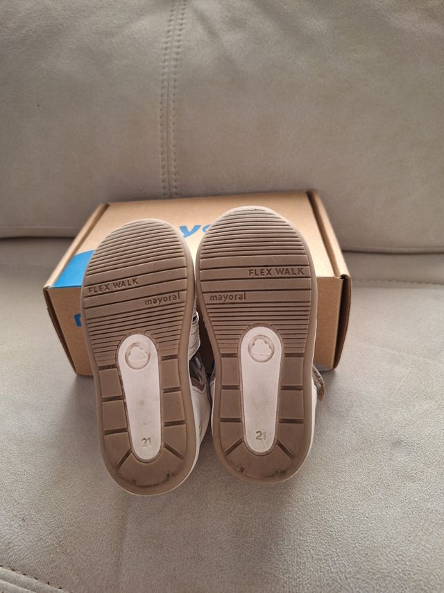 Sandalia cangrejera piel 100% MAYORAL