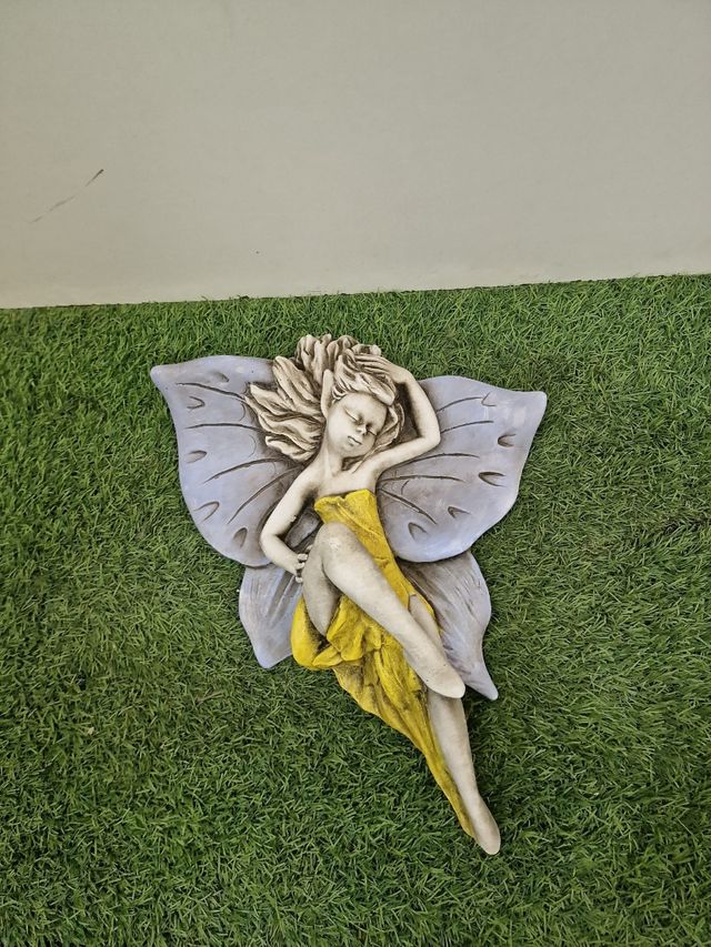 HADAS DECORADAS PIEDRA