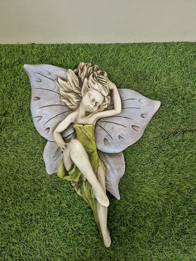 HADAS DECORADAS PIEDRA