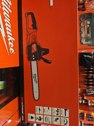 MOTOSIERRA MILWAUKEE DE 40CMS