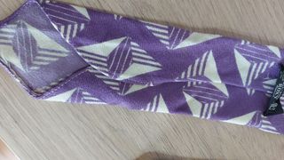 Cravatta vintage lana viola con difetto