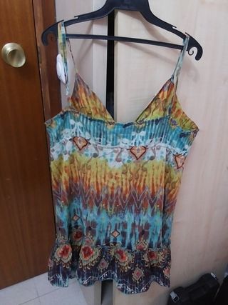 Bonito top largo tirantes. Talla S/M