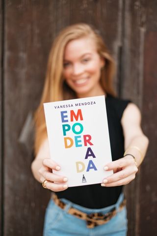 Varias libros por y para mujeres (y otros lectores