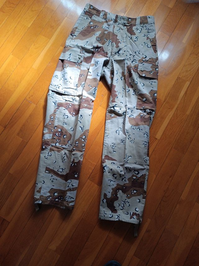 Uniforme de campaña  mimetizado árido