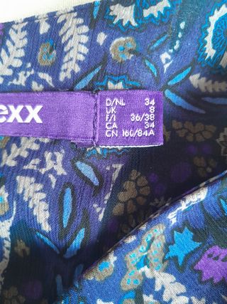 Falda de vuelo estampada. Mexx