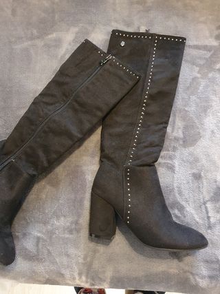 Botas altas ante Xti 36
