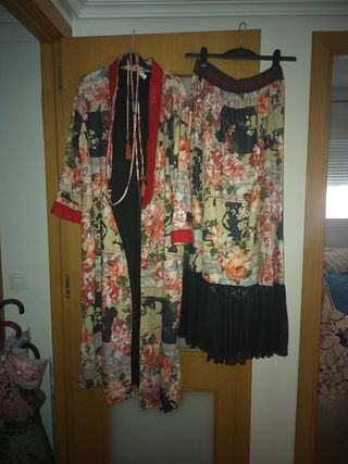 Conjunto kimono y falda a juego