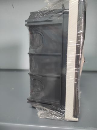 Caja empotrar con puerta decorativa