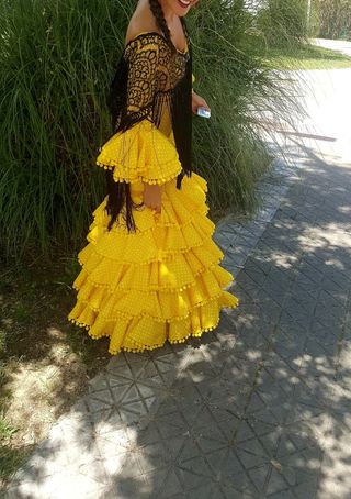 Traje flamenca amarillo