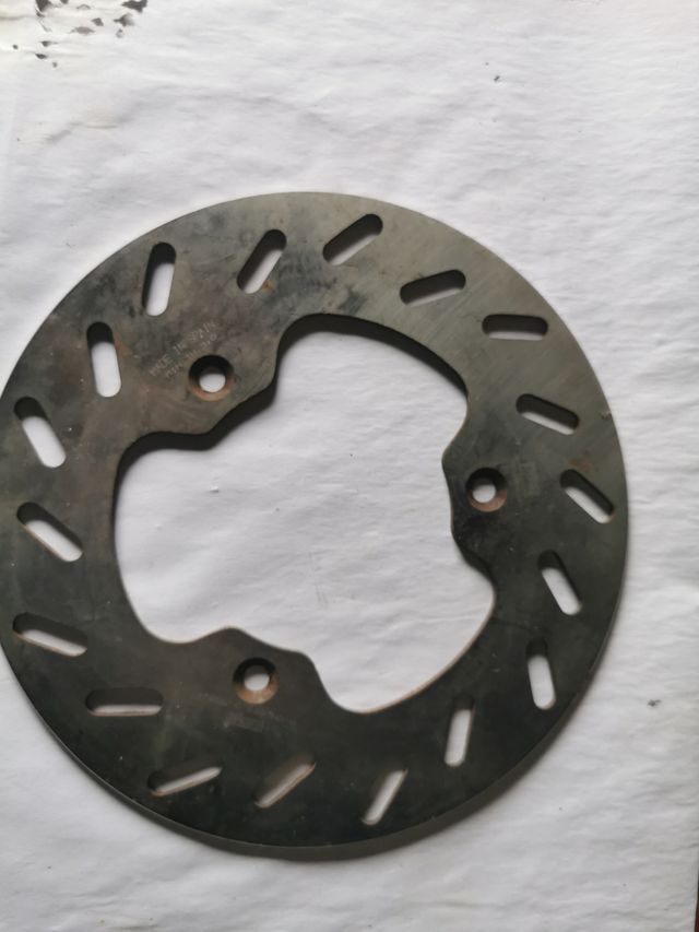 Disco de freno delantero derbi senda