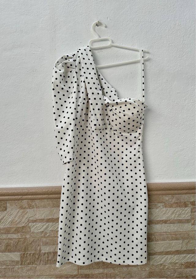 Vestido blanco lunares
