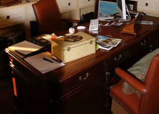 Mesa de despacho antigua