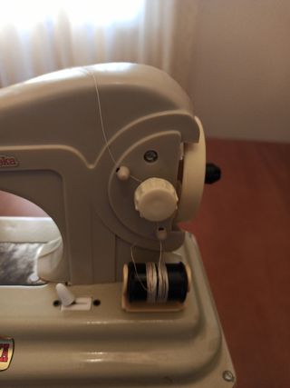 Maquina coser juguete