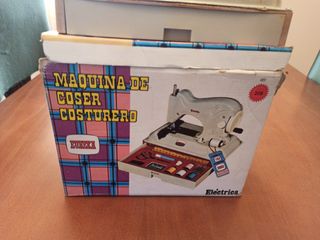 Maquina coser juguete