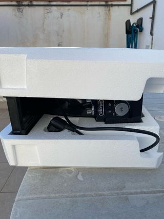 Cafetera super automàtica Delonghi casi nueva