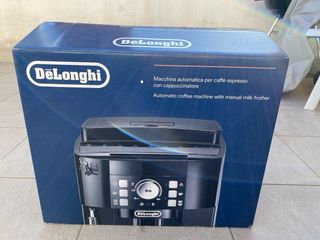 Cafetera super automàtica Delonghi casi nueva