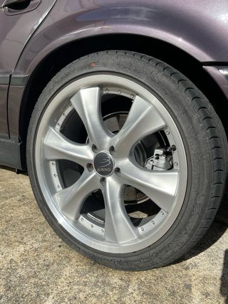 Llantas Binno 20” con neumáticos 245/40ZR20