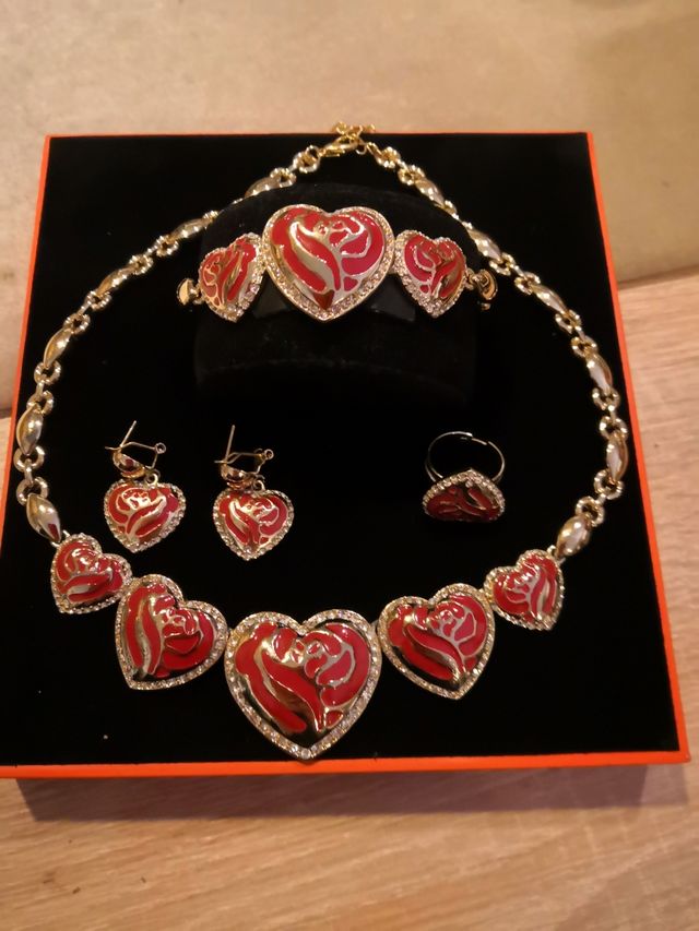 Set collana braccialetto orecchini