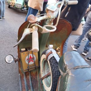 Vespa faro bajo 1953 primera serie.