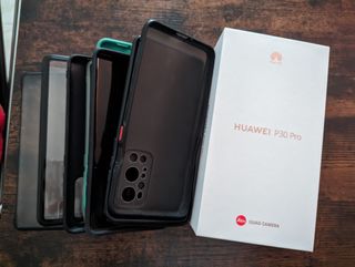 Caja Huawei P30 Pro y fundas de regalo