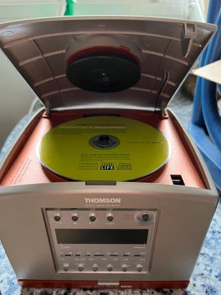 CD con radio y alarma THOMSON - VINTAGE