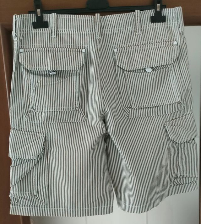 Bermuda uomo a righe bianche e marroni