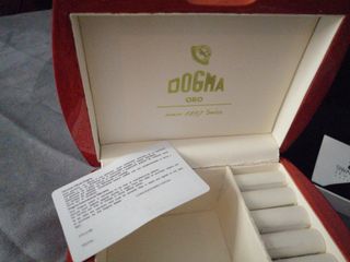 Cajas, reloj Dogma. Calvin klevin