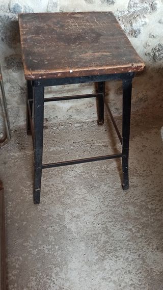 Taburete de hierro industrial